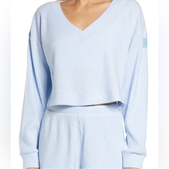 ALO Yoga Tops - Alo Yoga Muse V-Neck Pullover Top Blue Skies Heather Size Large